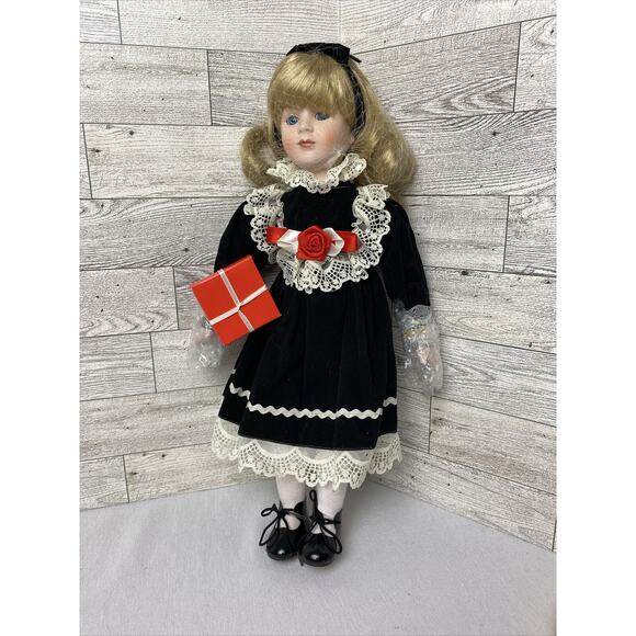 Vintage Lauren Anne Doll Collection Sarah NIB Bisque Porcelain 15” - Picture 6 of 9